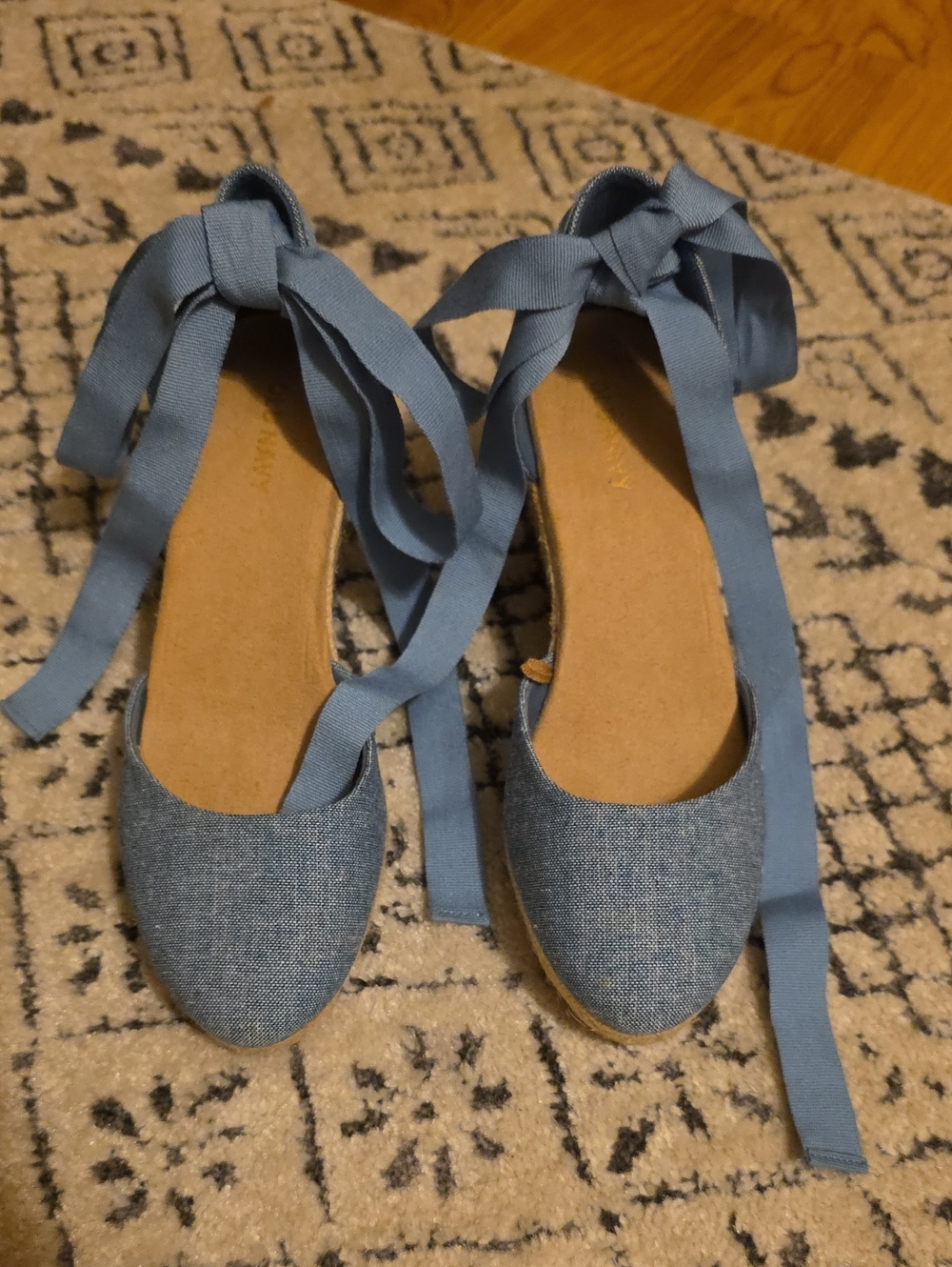 Old Navy Women’s Blue Wedge Sandals Ankle Tie, Size 6, NWOT